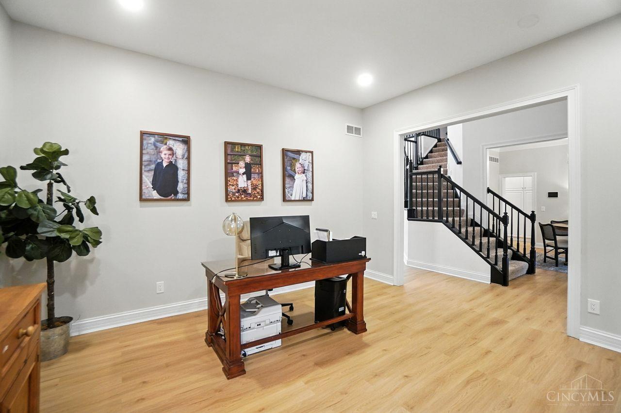 1555 Sharjoy Court
