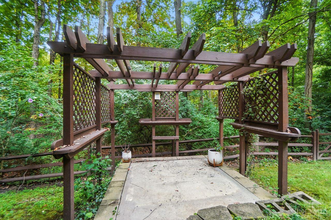 1555 Sharjoy Court