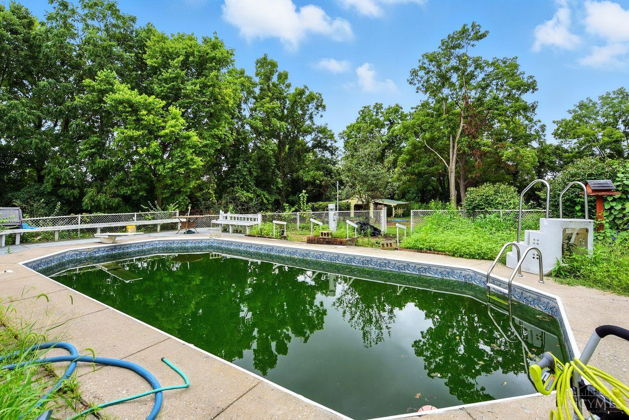 81 Grandview Drive