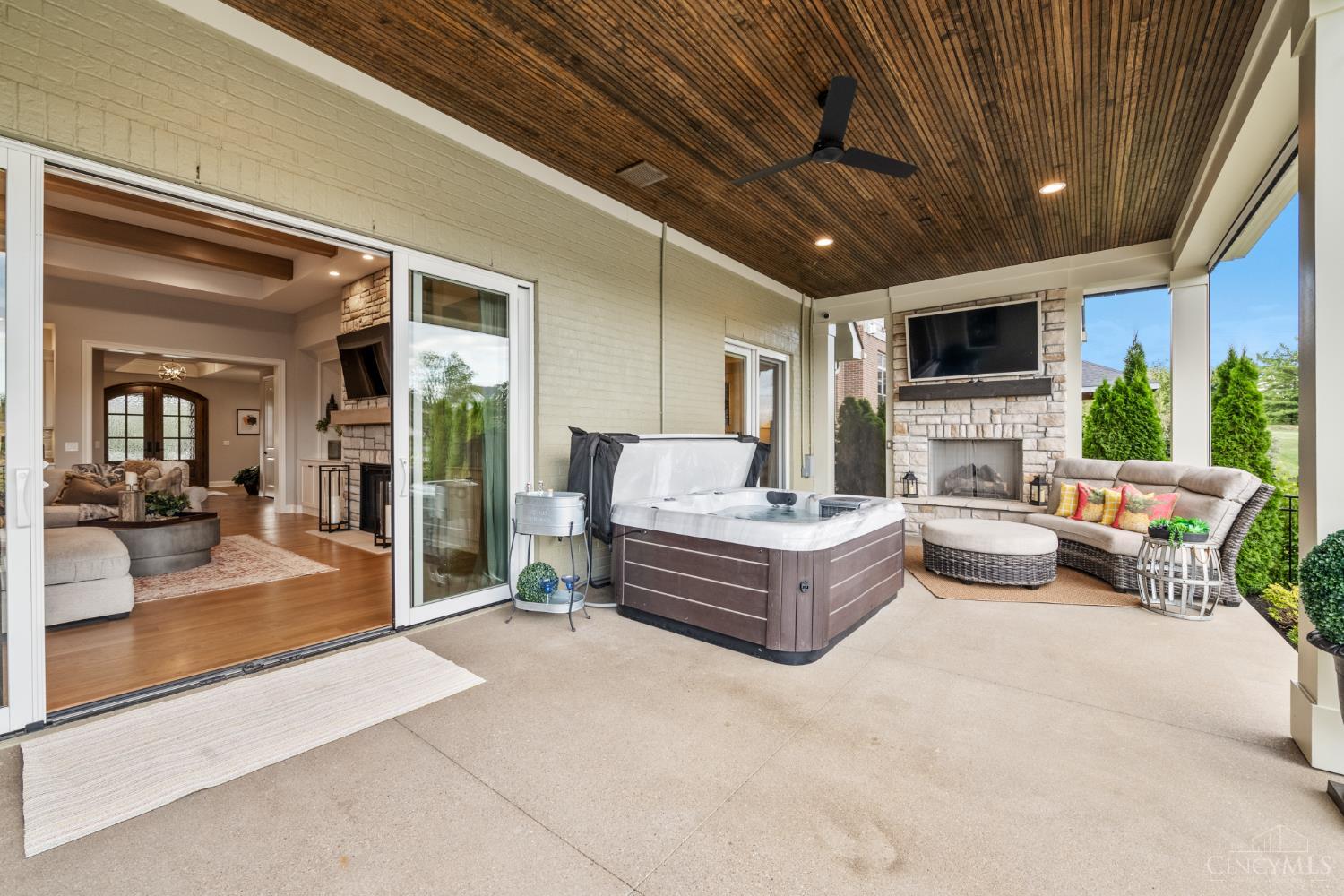 8074 Big Oak Circle