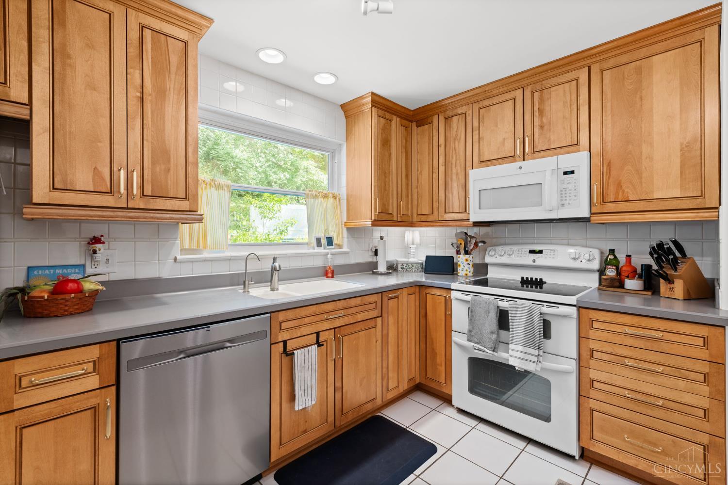 430 Heatherhill Lane