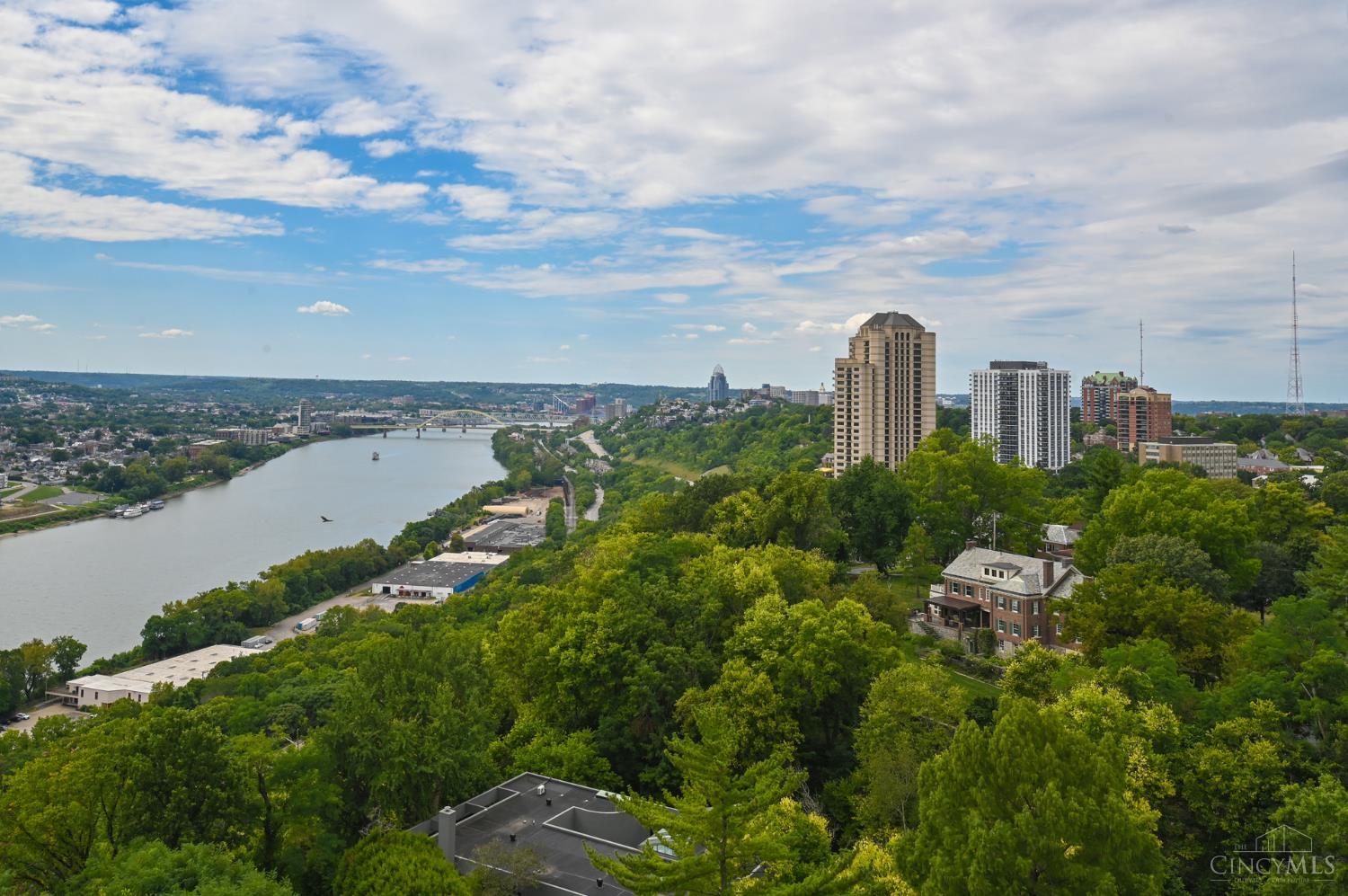 2401 Ingleside Avenue 10D