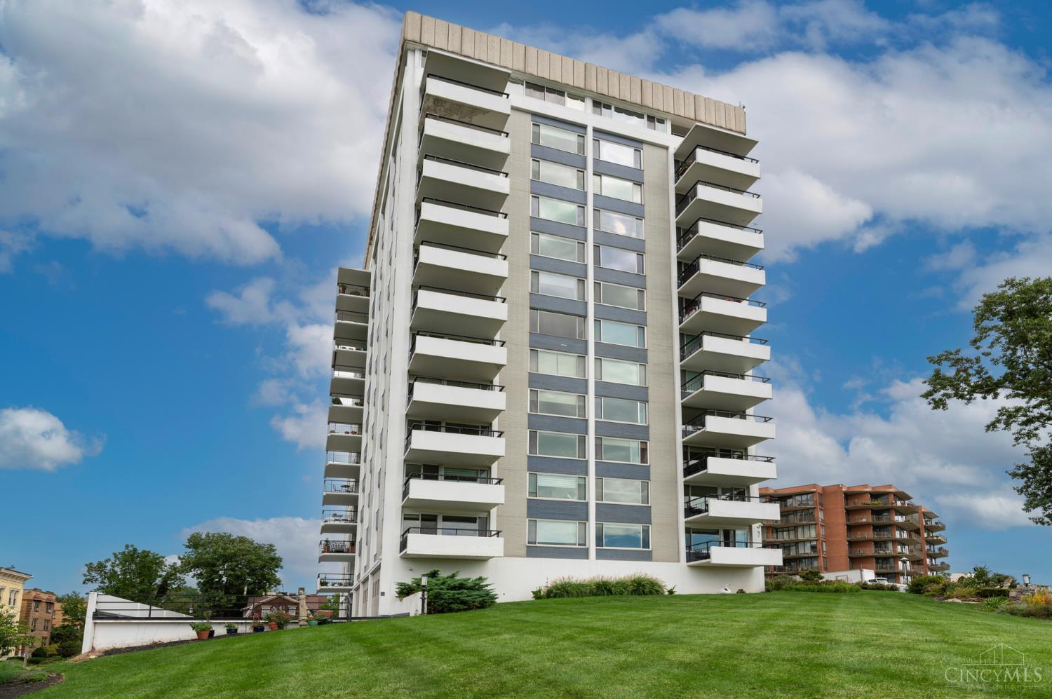 2401 Ingleside Avenue 10D