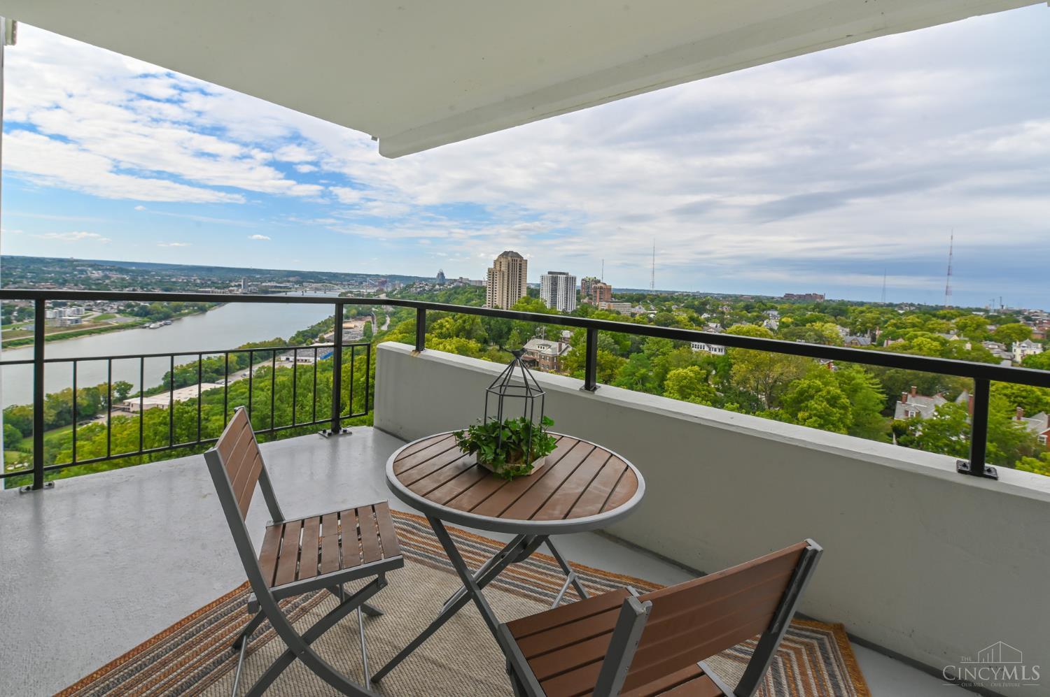 2401 Ingleside Avenue 10D
