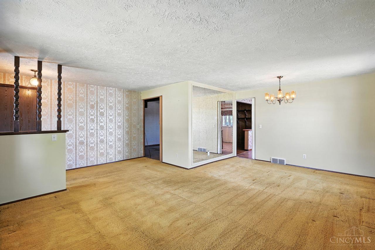3731 Ridgedale Drive