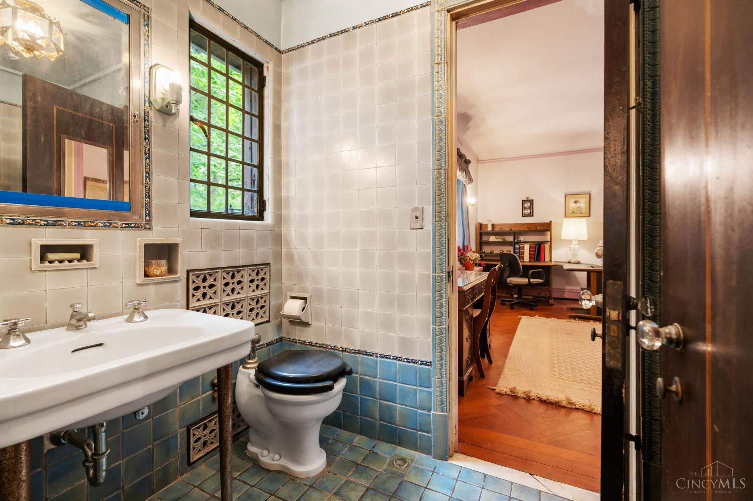 5114 Cleves Warsaw Pike