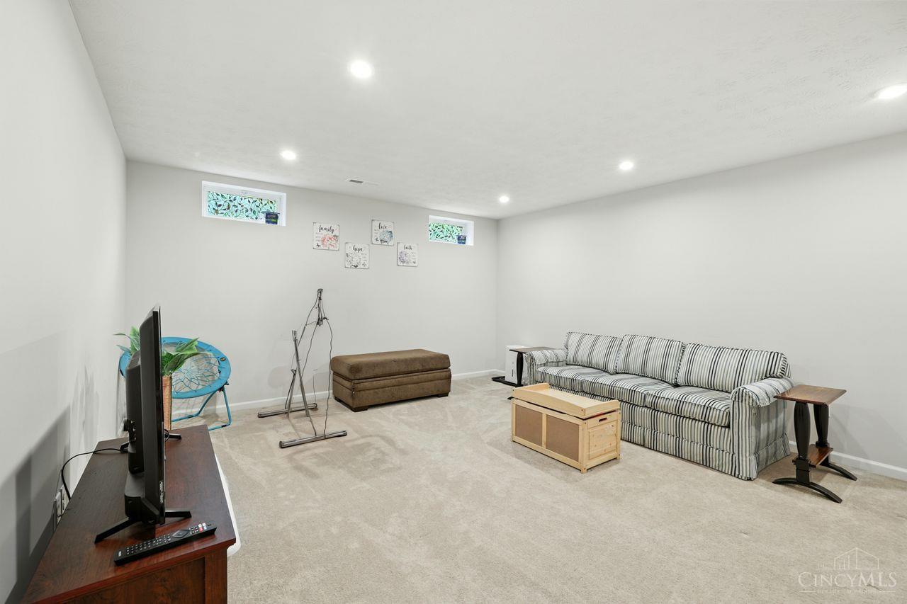 7113 Shady Brook Bend