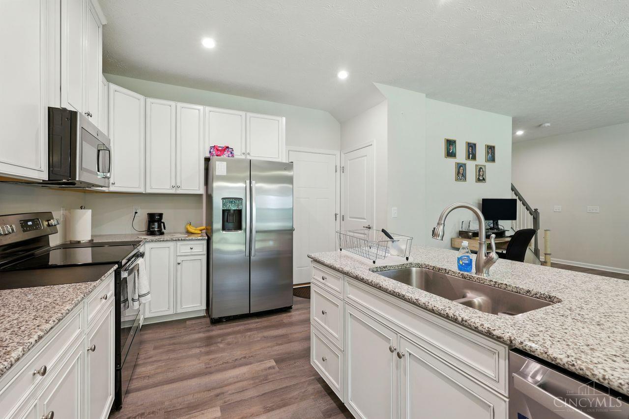 7113 Shady Brook Bend