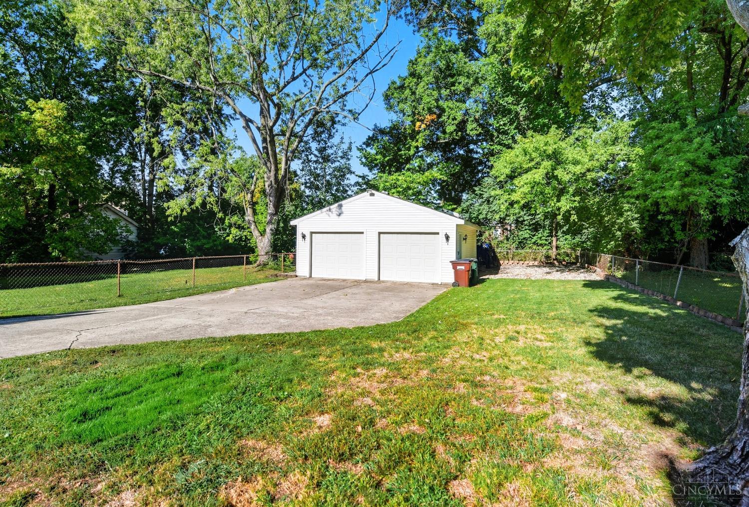 6909 Lois Drive