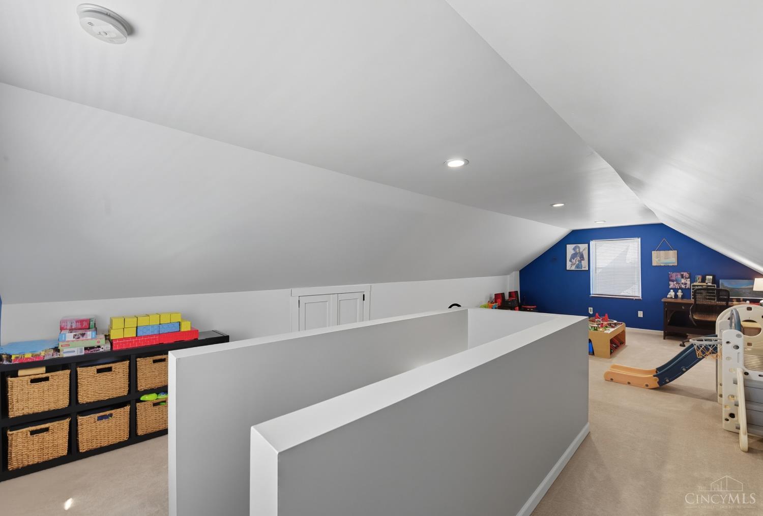 6909 Lois Drive