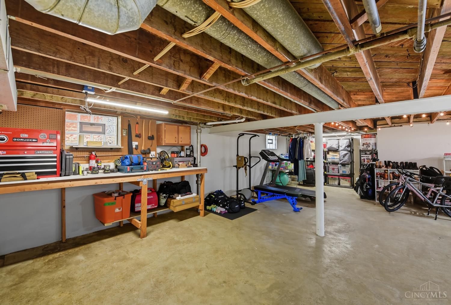 6909 Lois Drive
