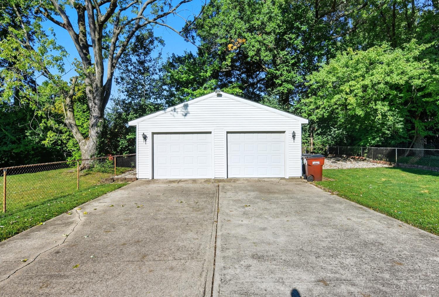 6909 Lois Drive