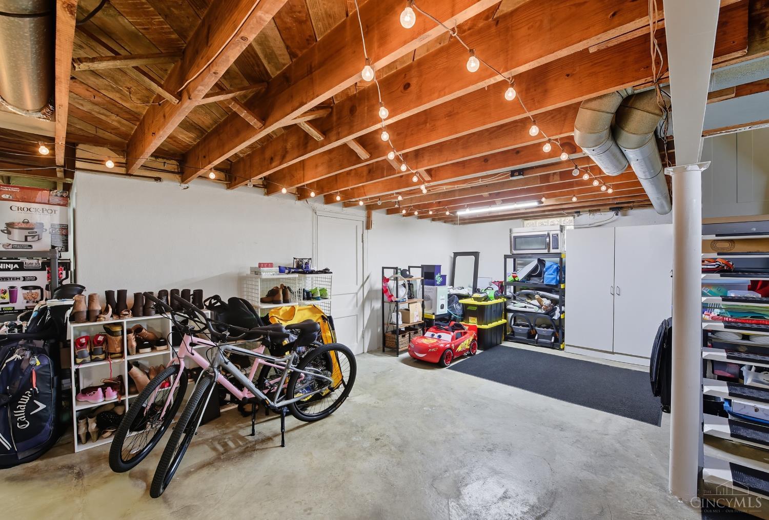 6909 Lois Drive