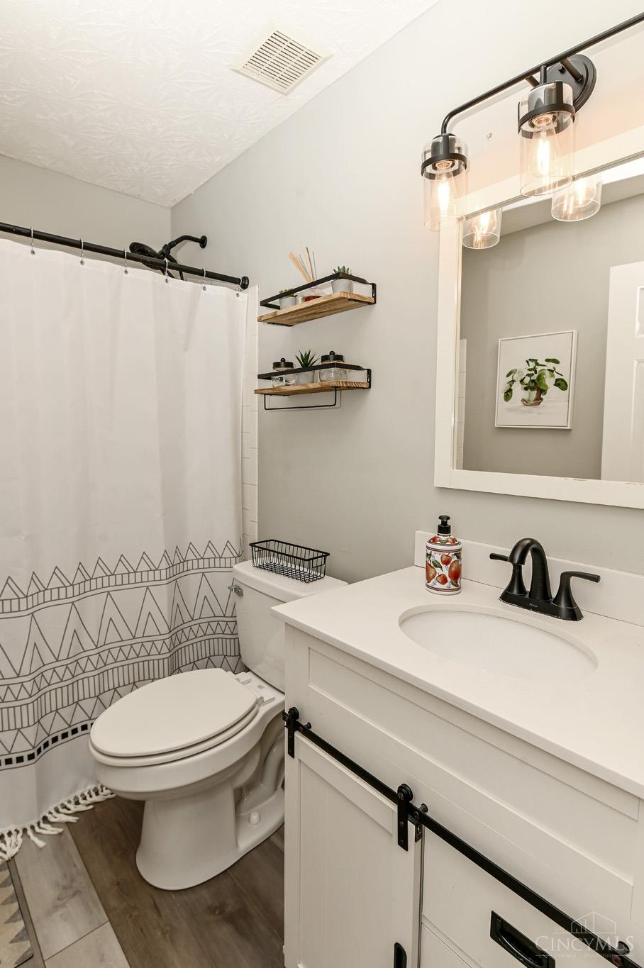 5717 Pepperridge Court