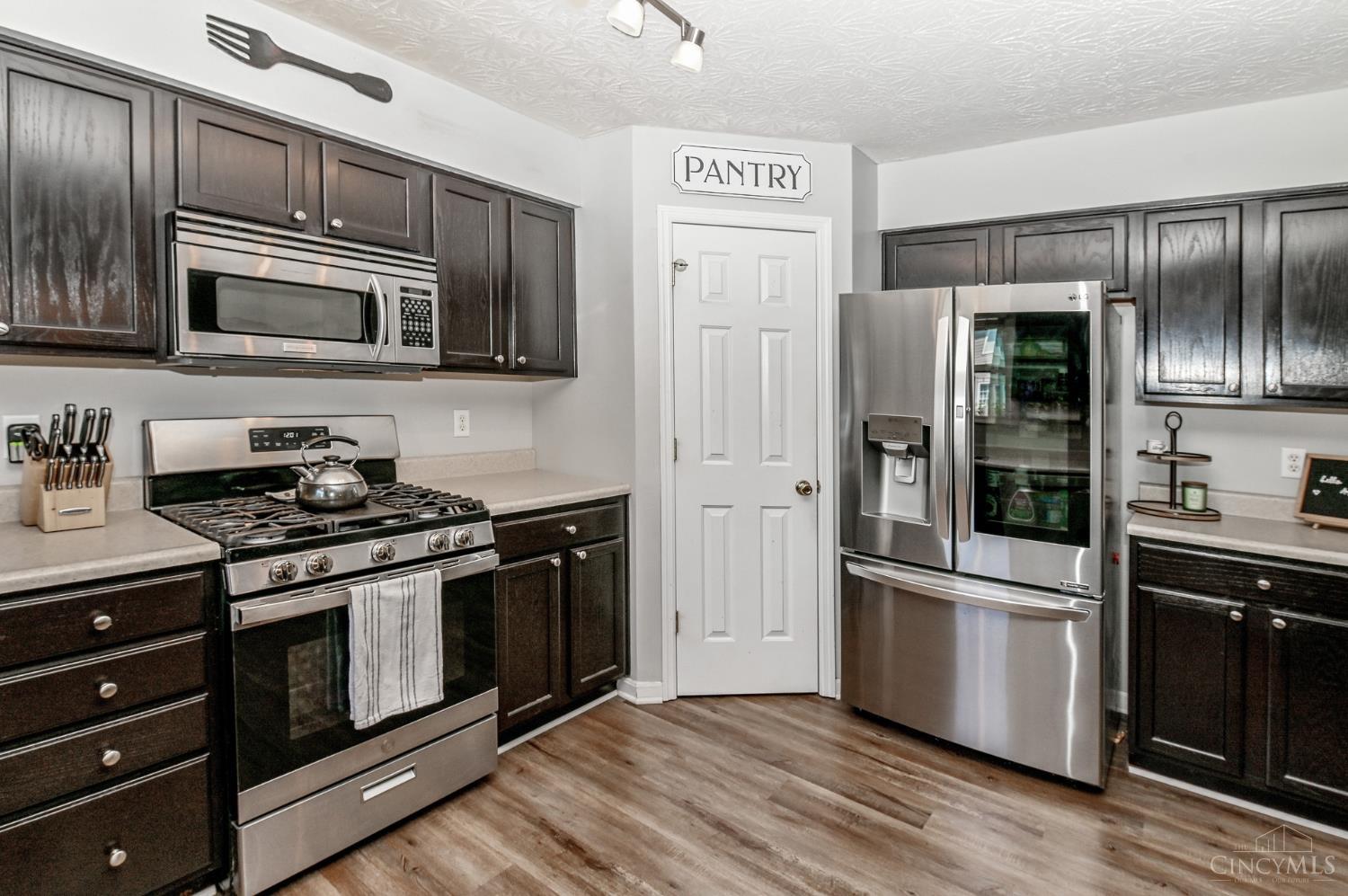 5717 Pepperridge Court