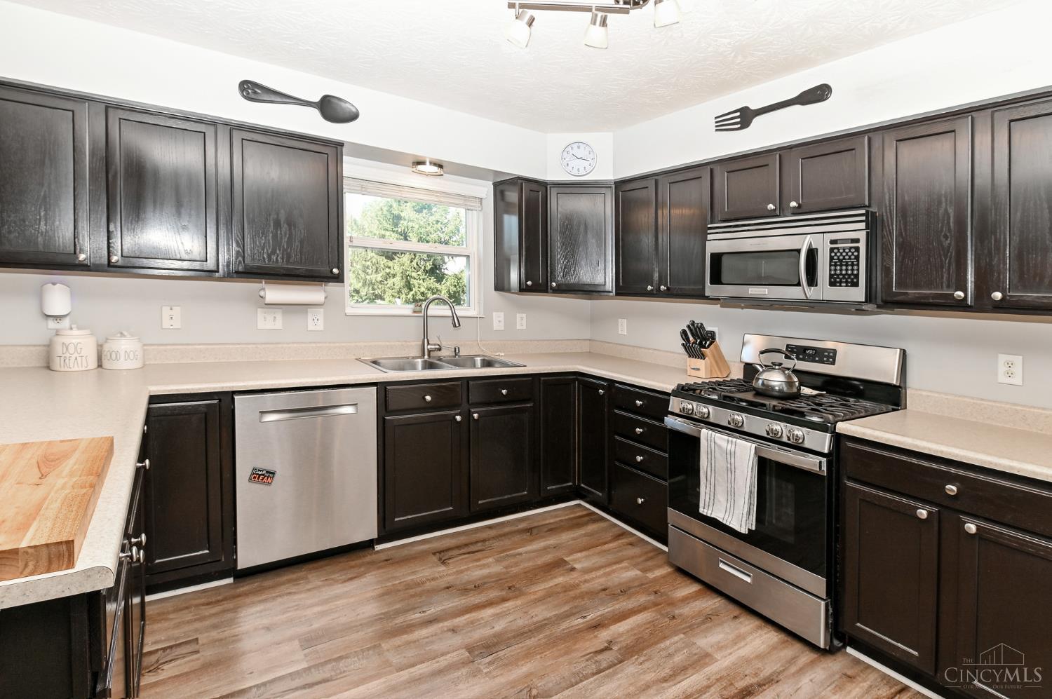 5717 Pepperridge Court