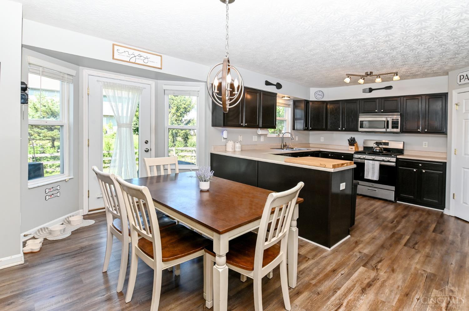 5717 Pepperridge Court