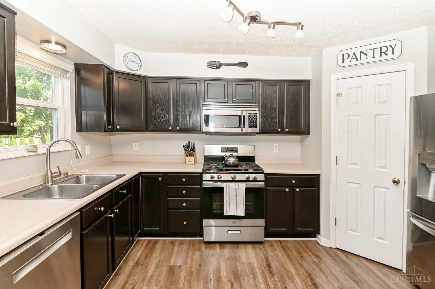 5717 Pepperridge Court