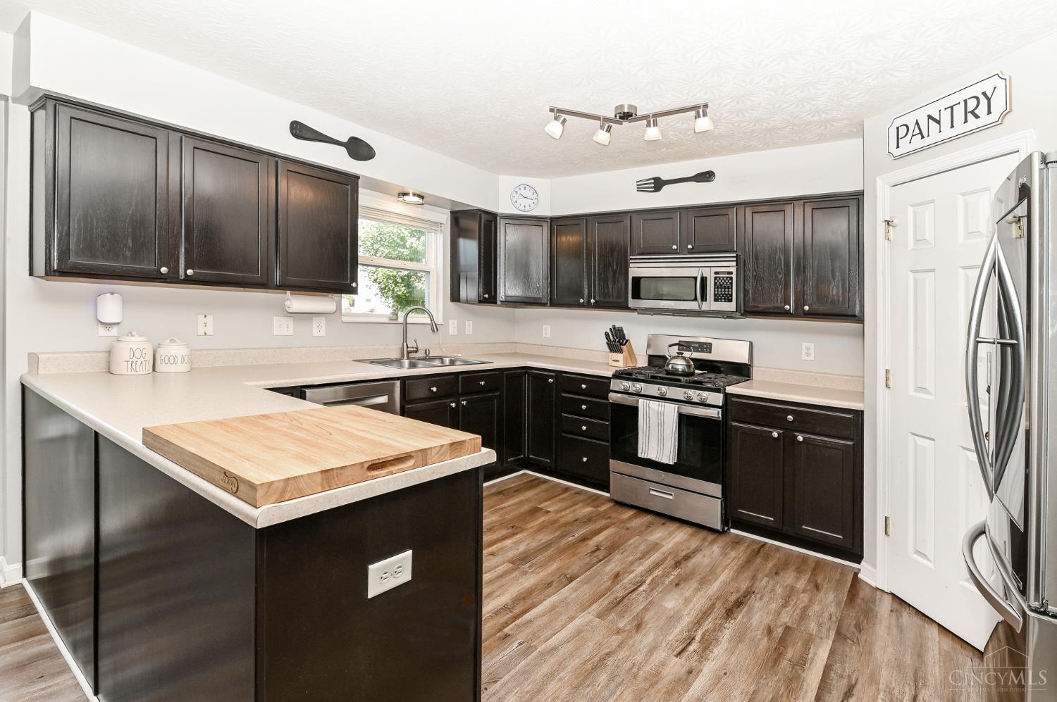 5717 Pepperridge Court