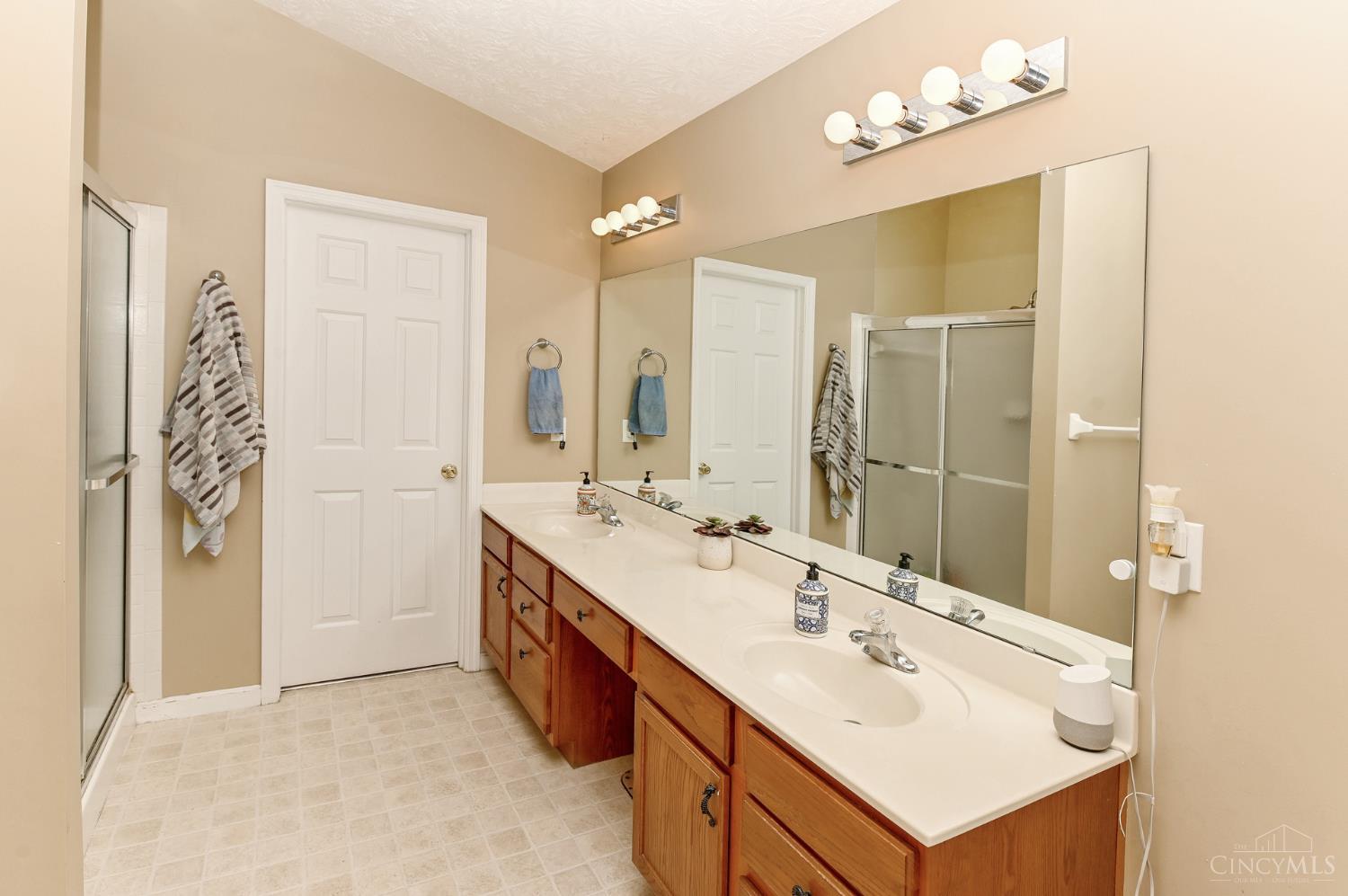 5717 Pepperridge Court