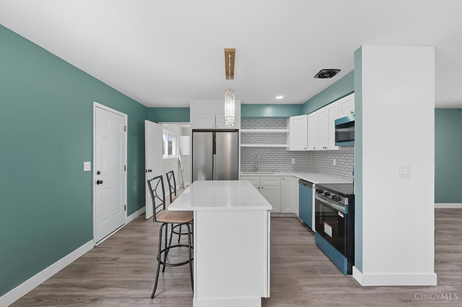 975 Vassar Court