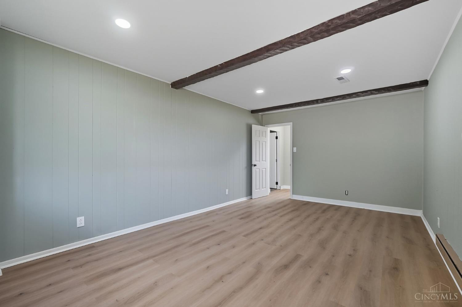 975 Vassar Court