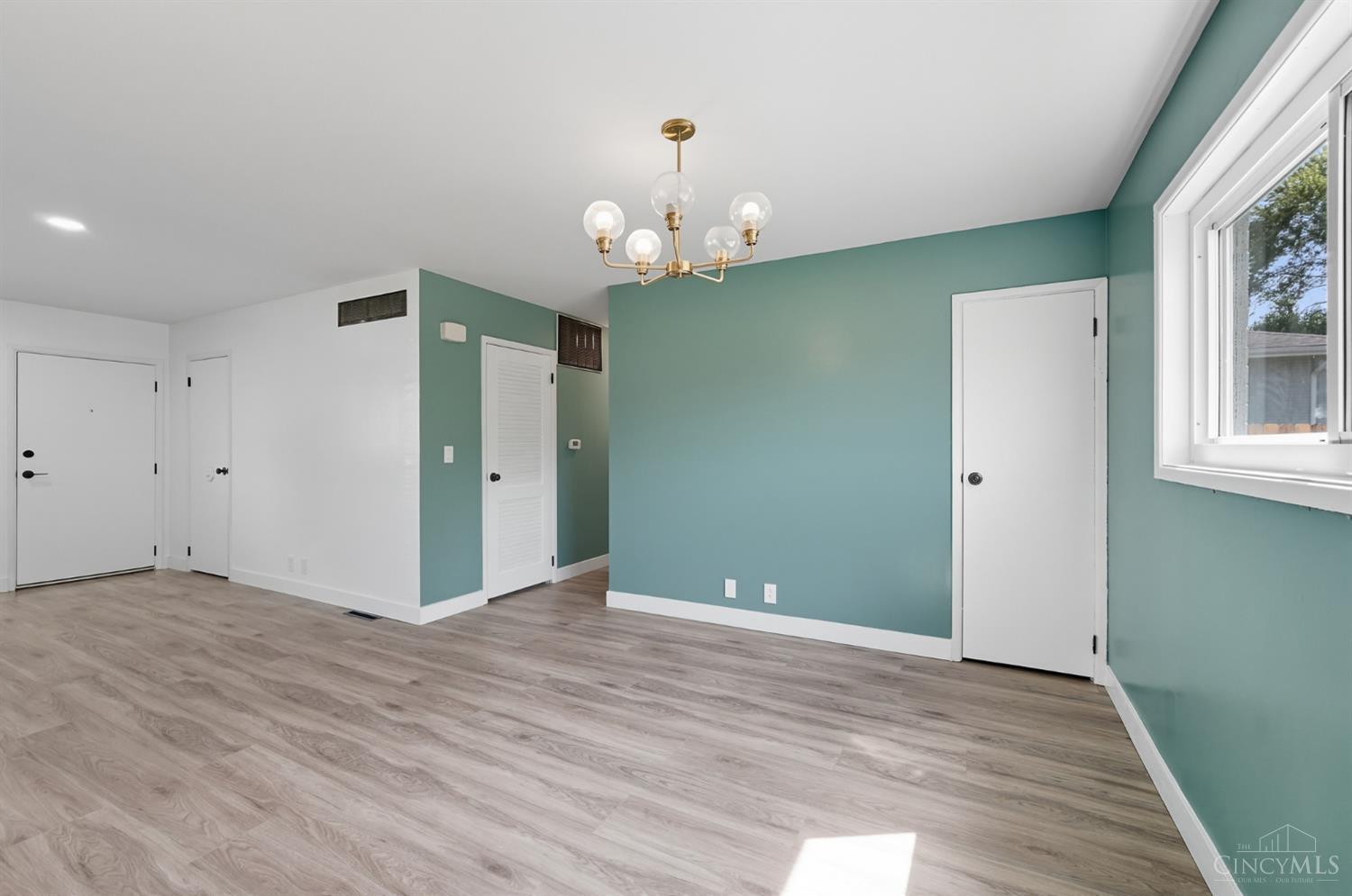 975 Vassar Court