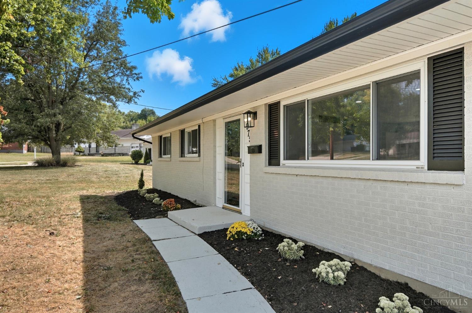 975 Vassar Court