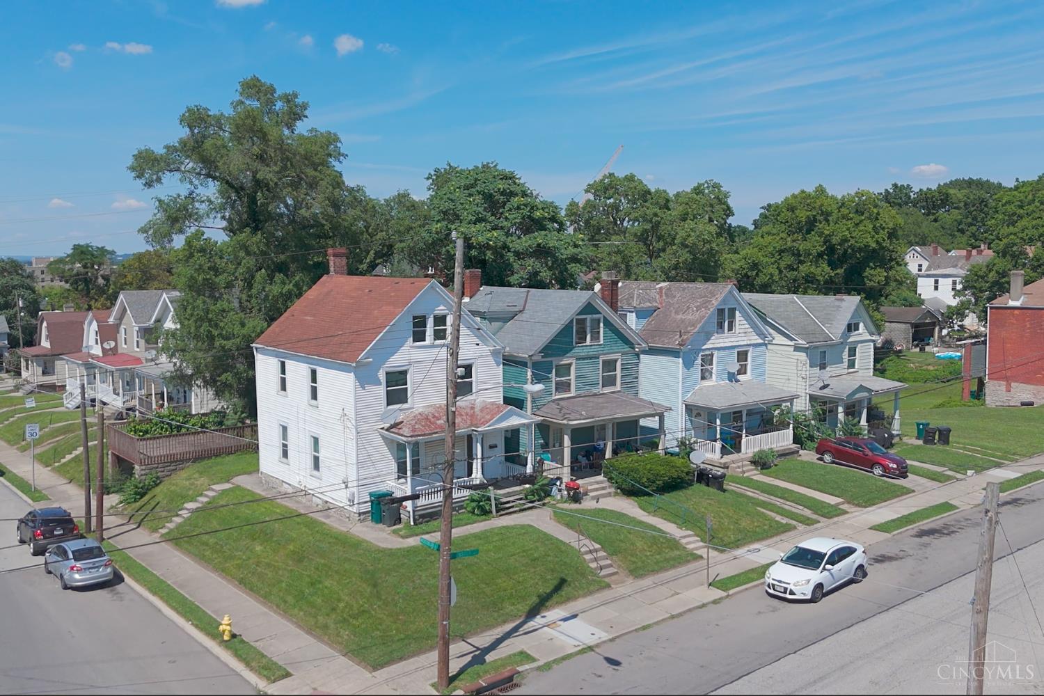 1600 Brewster Avenue