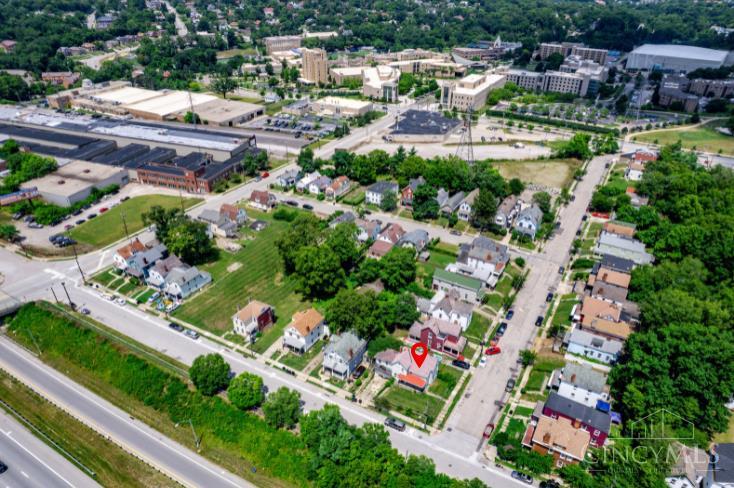 1600 Brewster Avenue