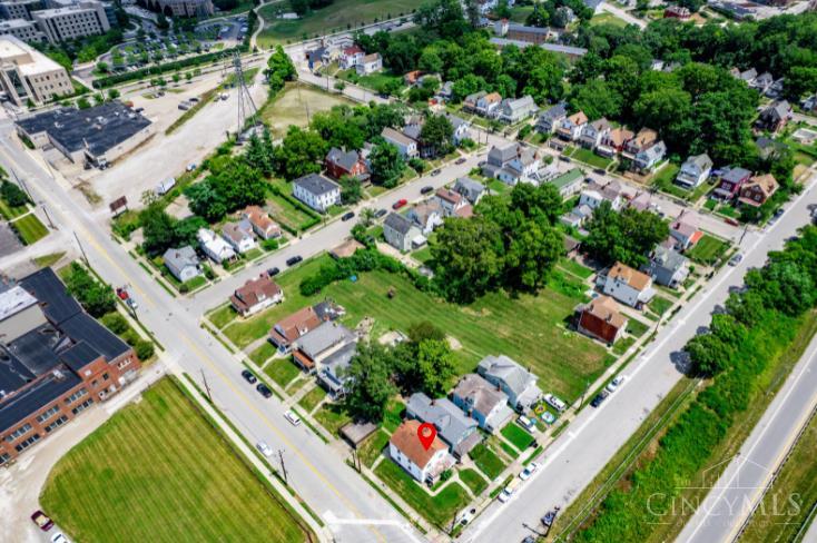 1600 Brewster Avenue