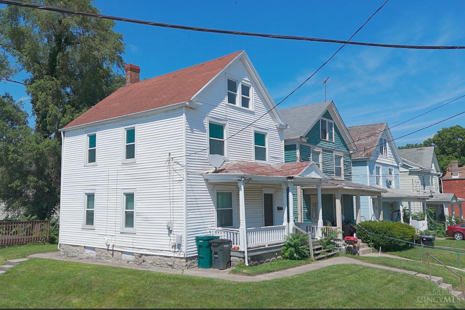 1600 Brewster Avenue