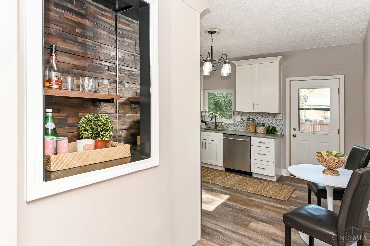 4609 Winona Terrace