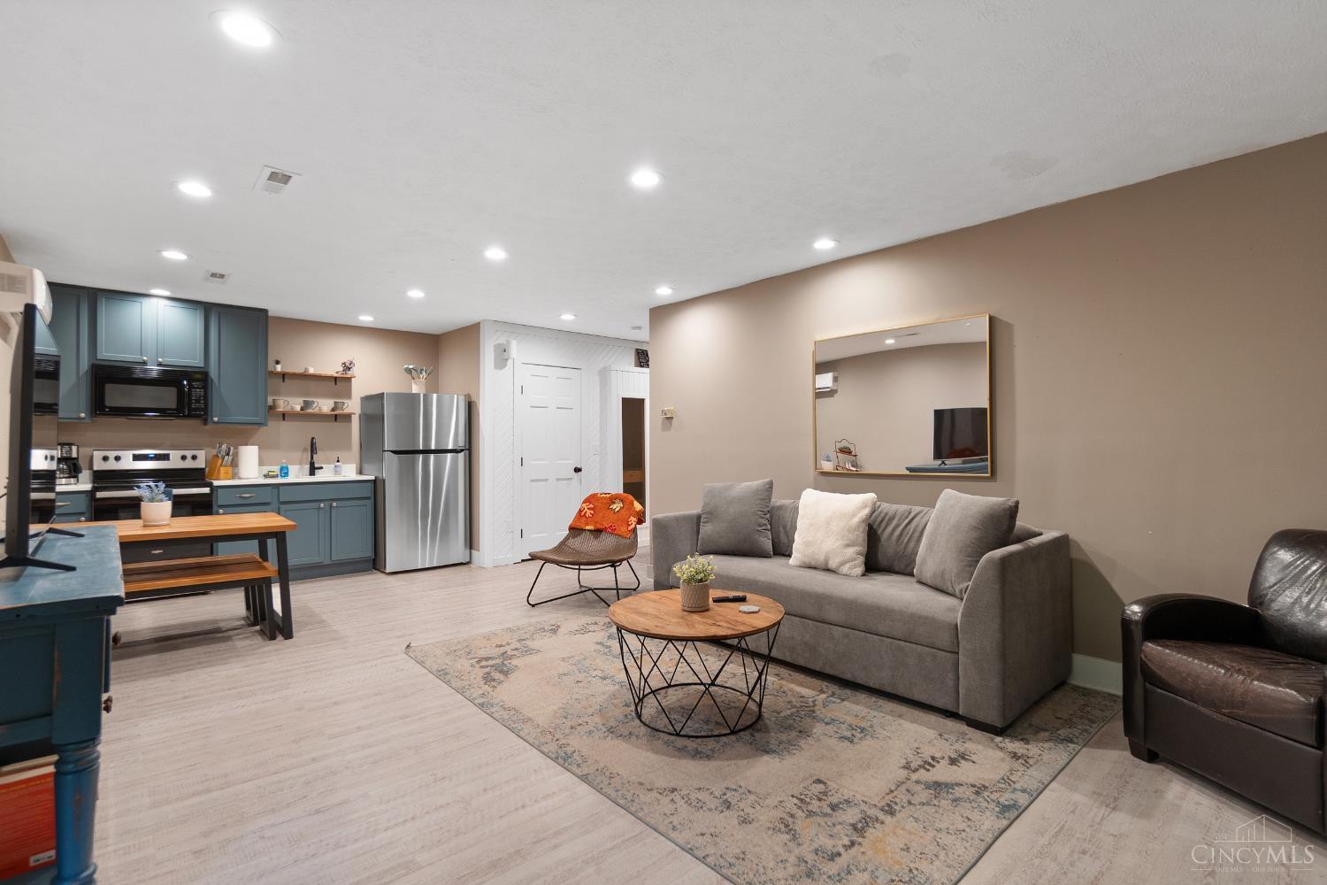 7788 White Road