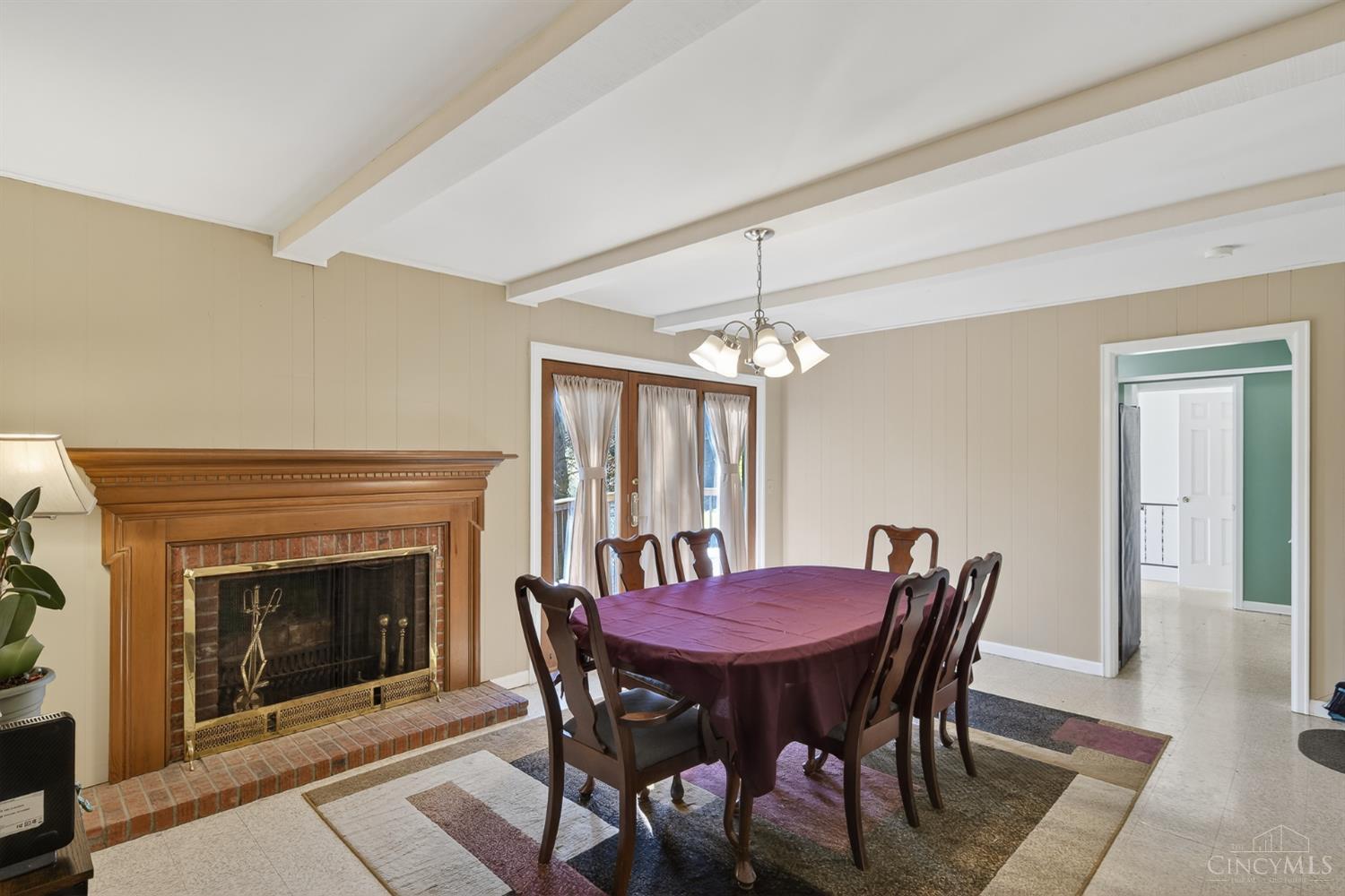 2207 Rolling Hills Boulevard