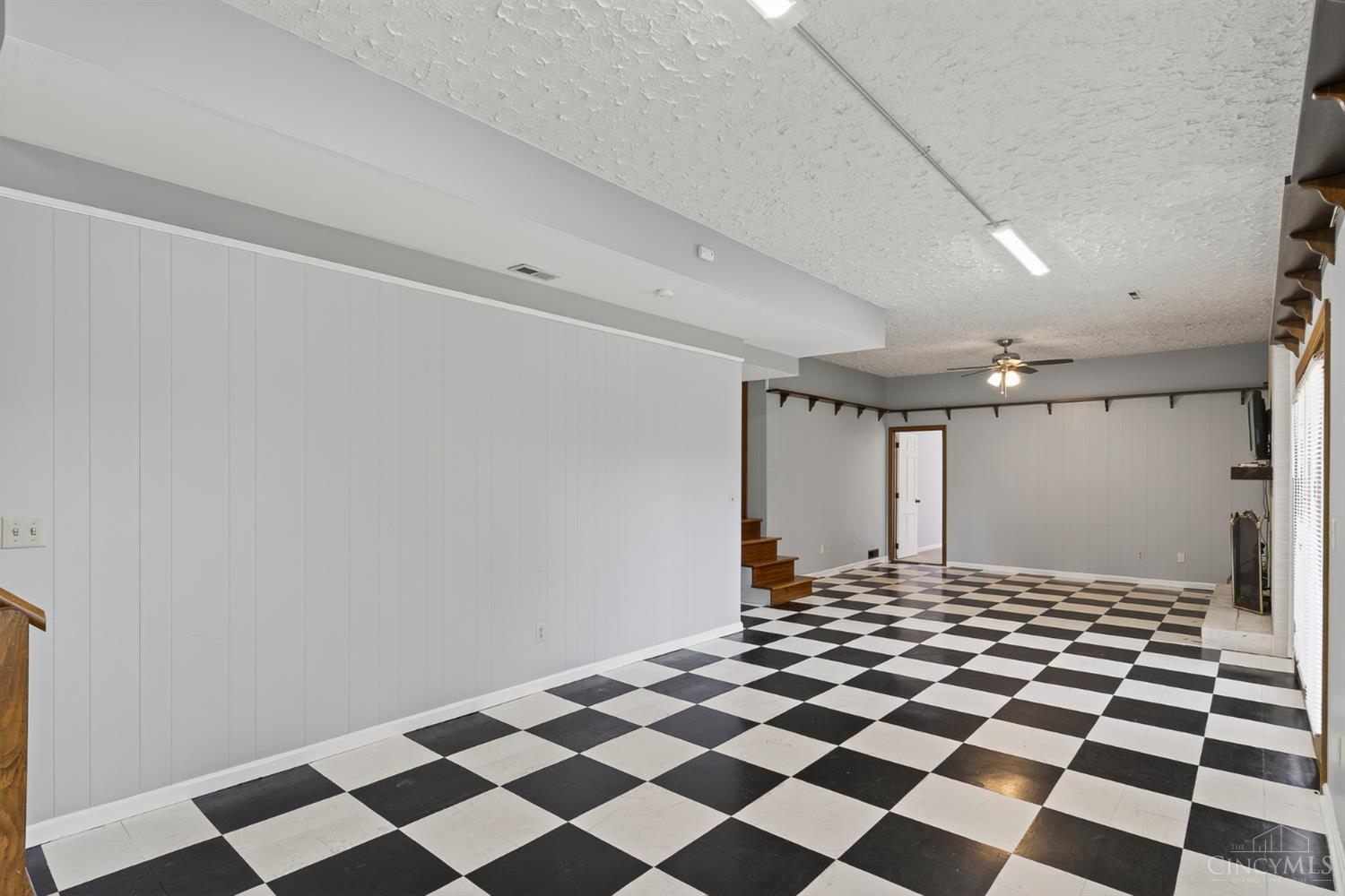 2207 Rolling Hills Boulevard