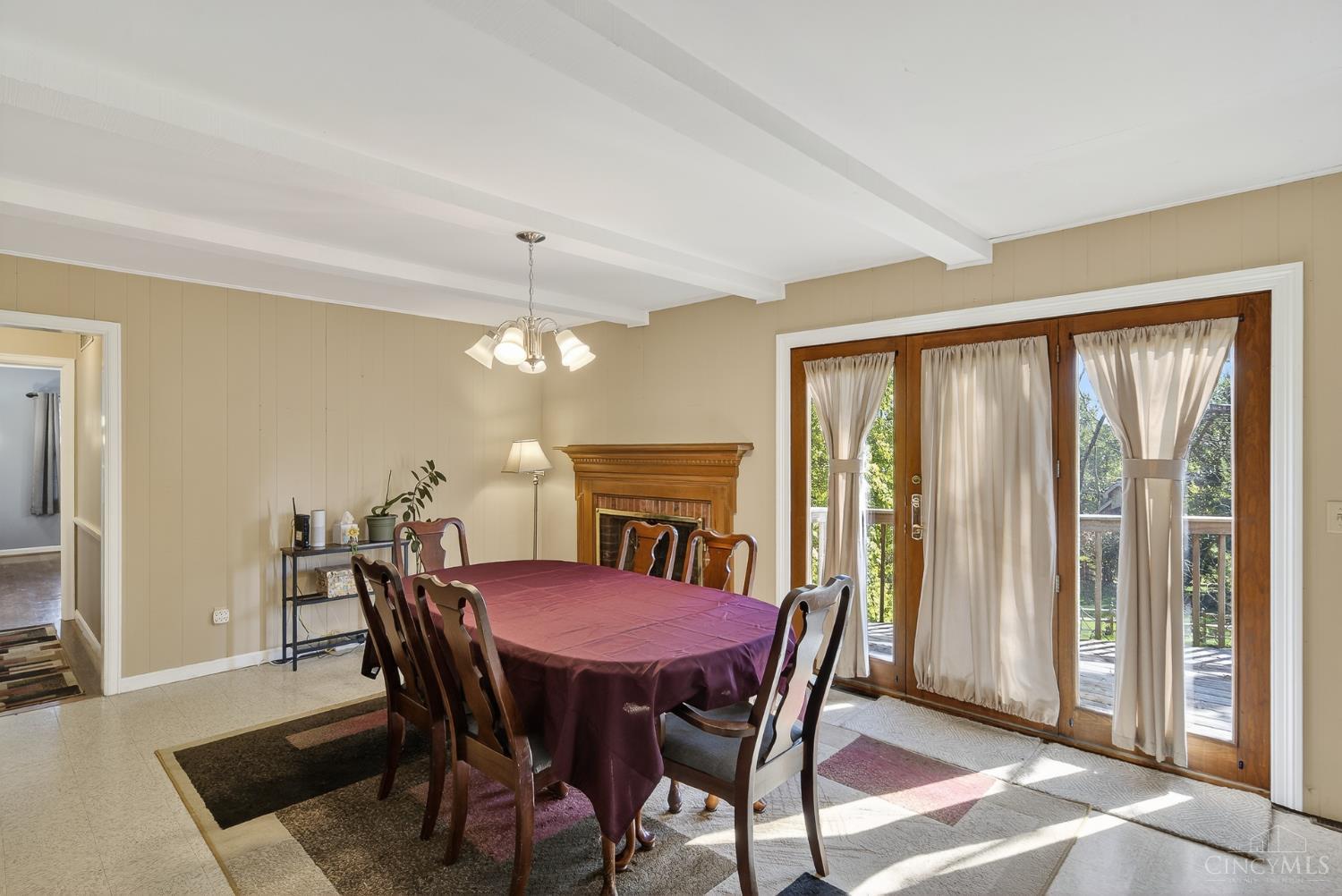 2207 Rolling Hills Boulevard