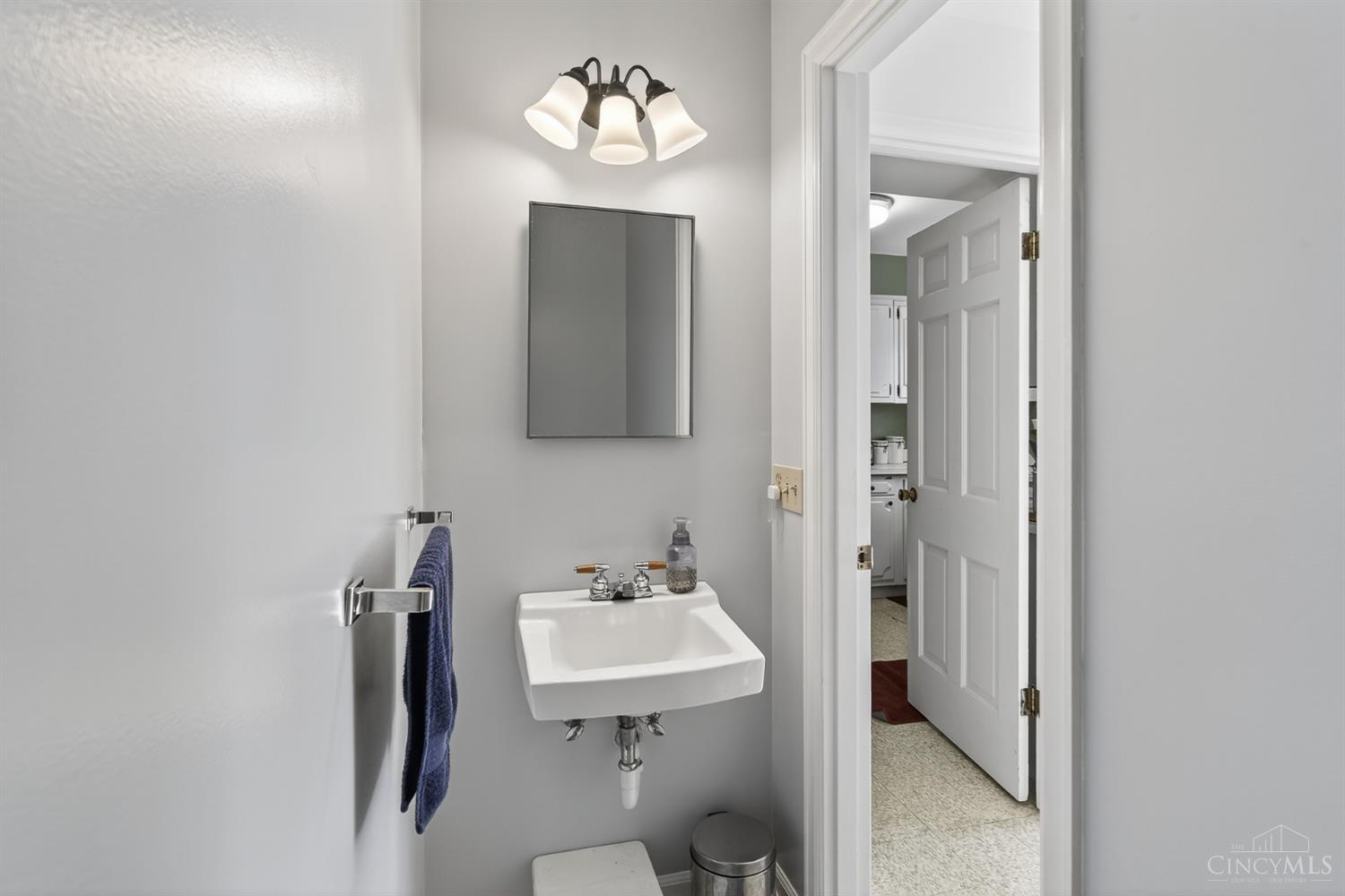 2207 Rolling Hills Boulevard