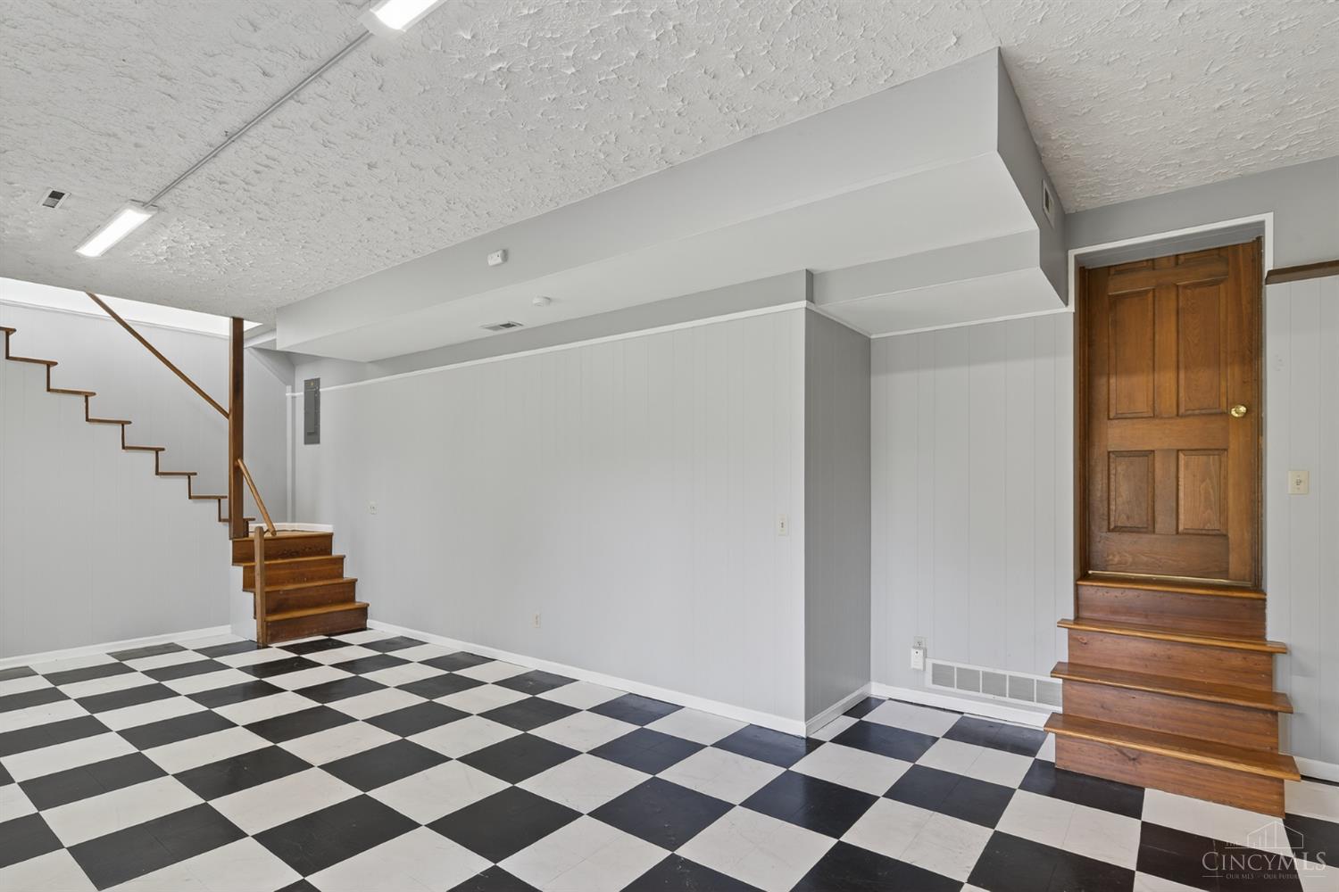 2207 Rolling Hills Boulevard