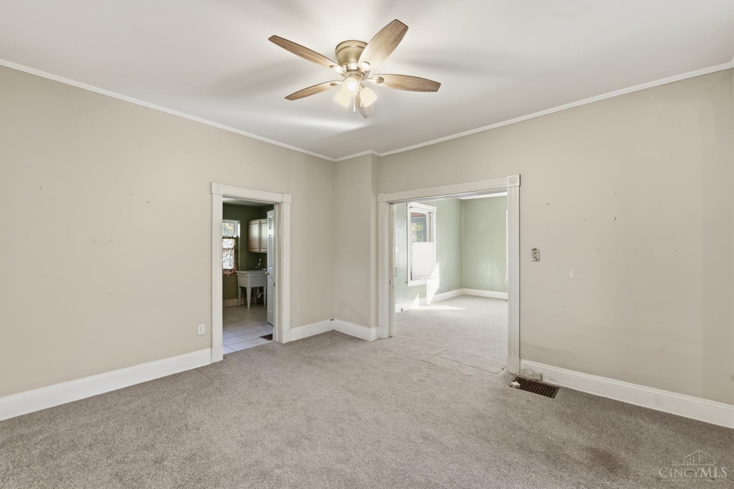 103 W Sharon Road