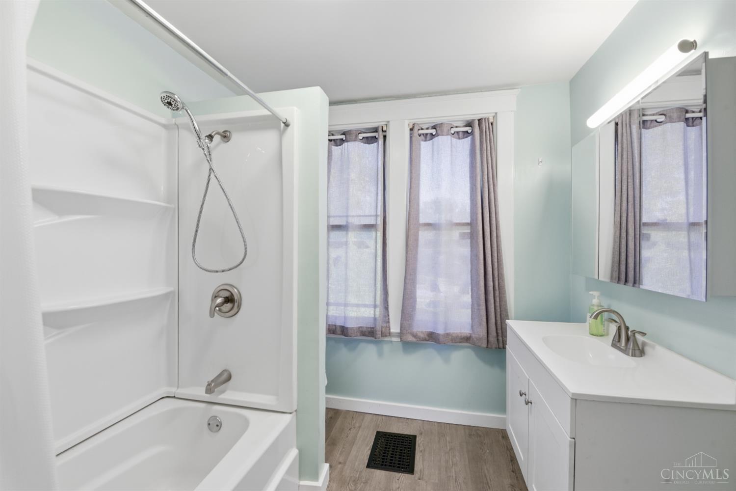 103 W Sharon Road