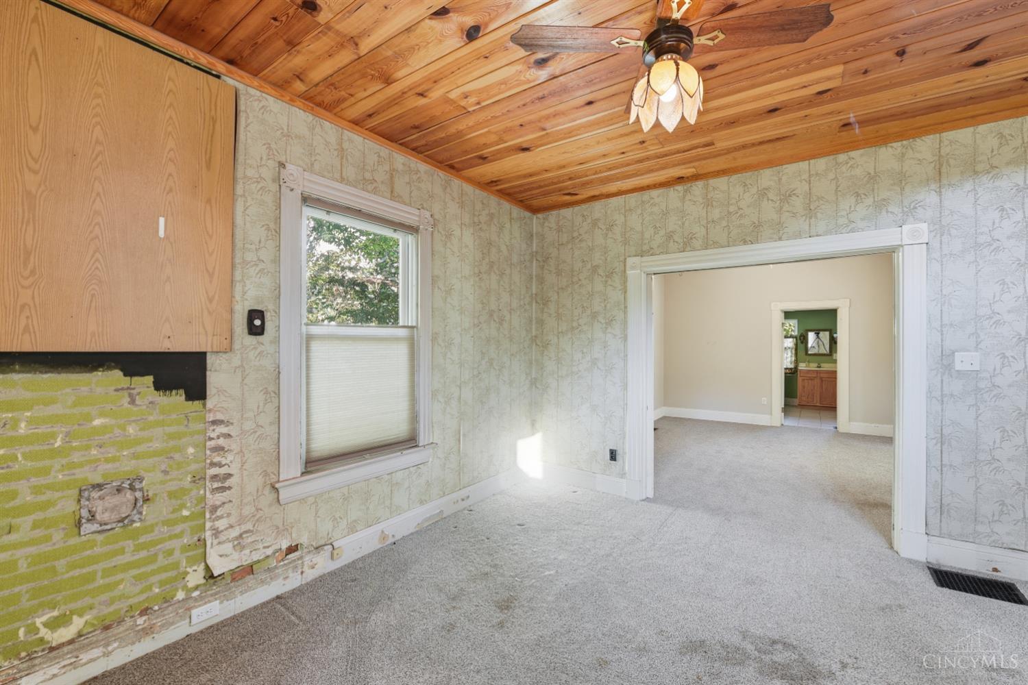 103 W Sharon Road