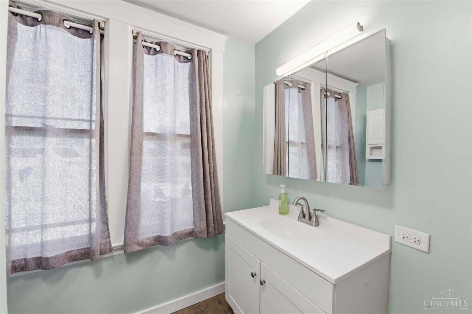 103 W Sharon Road
