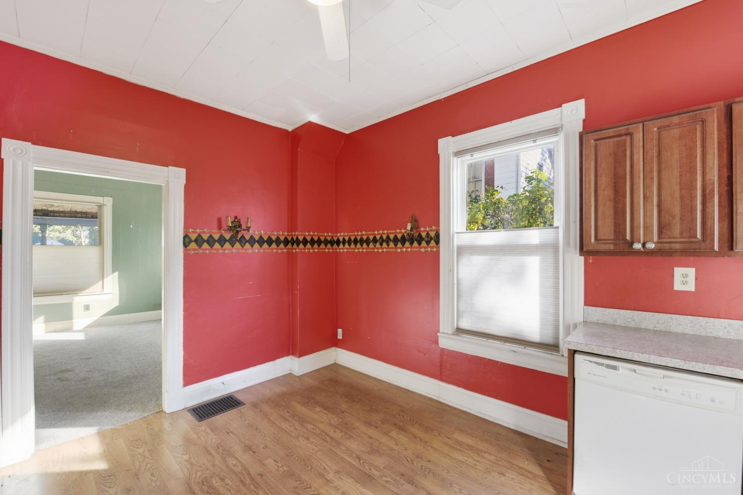 103 W Sharon Road