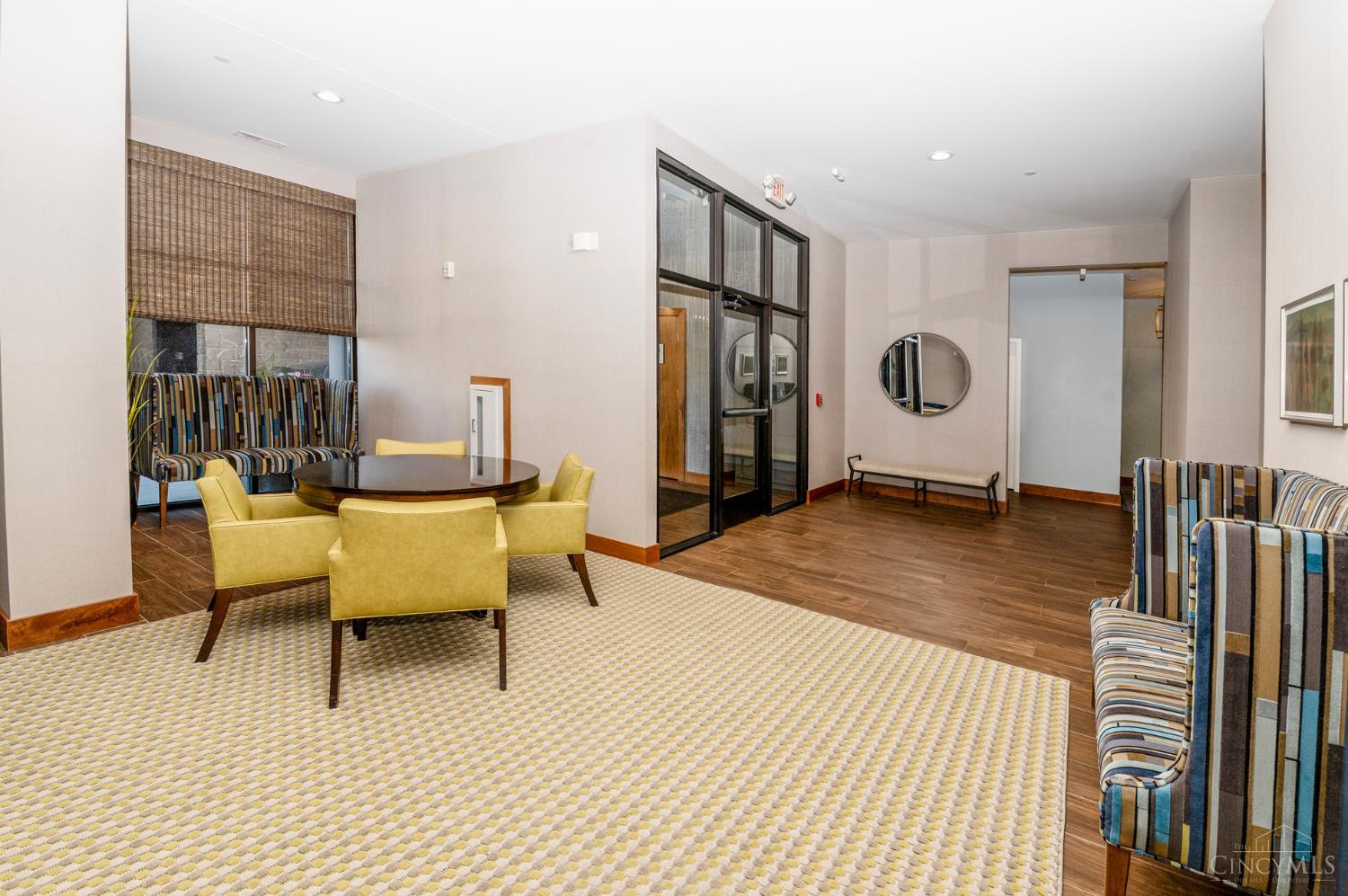 2770 Observatory Avenue 204