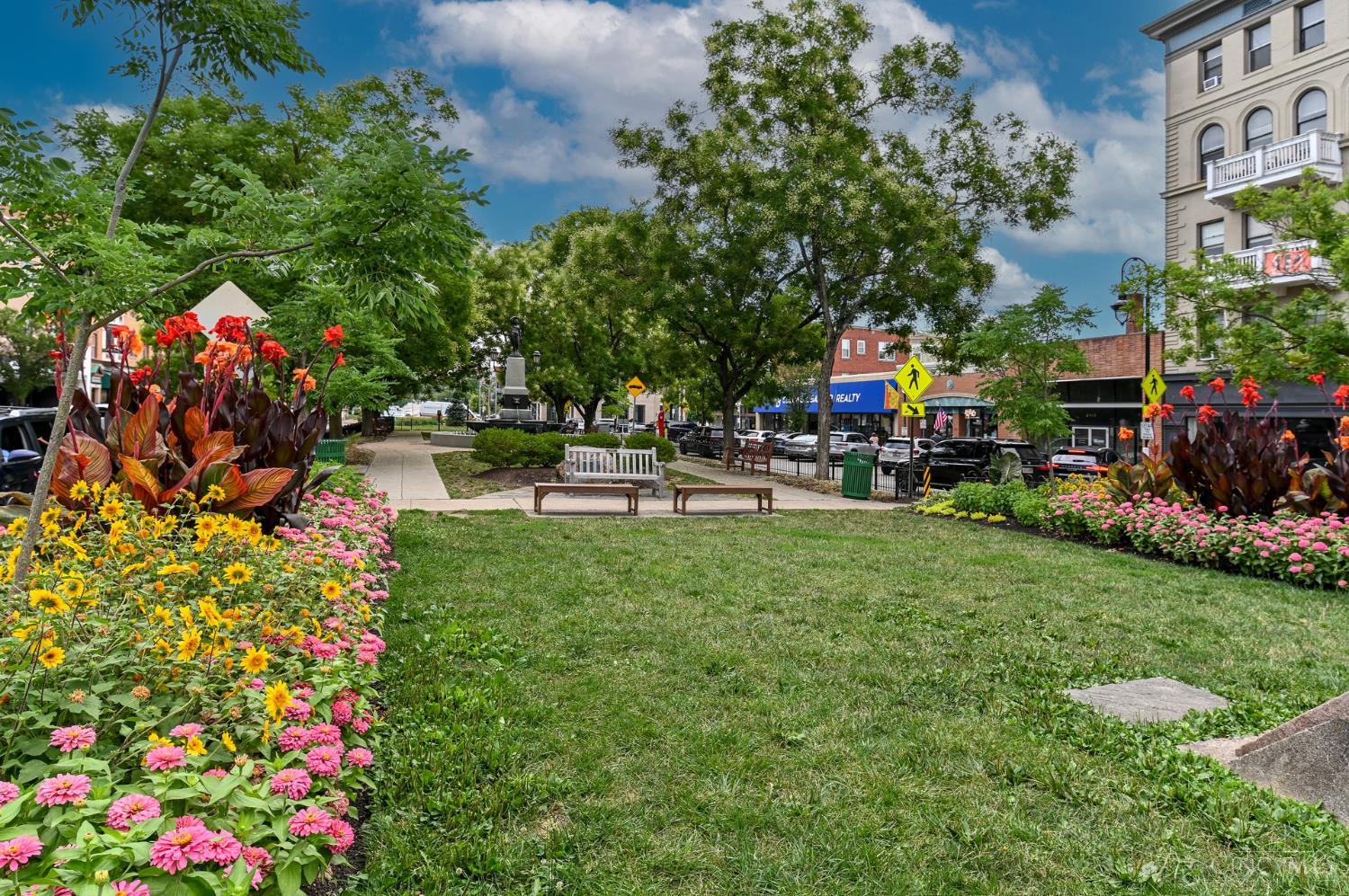 2770 Observatory Avenue 204