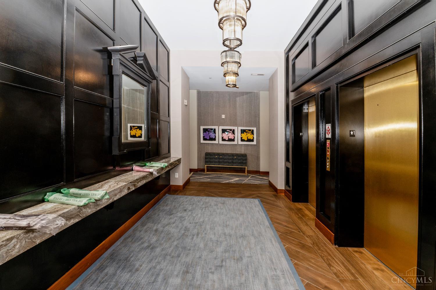 2770 Observatory Avenue 204