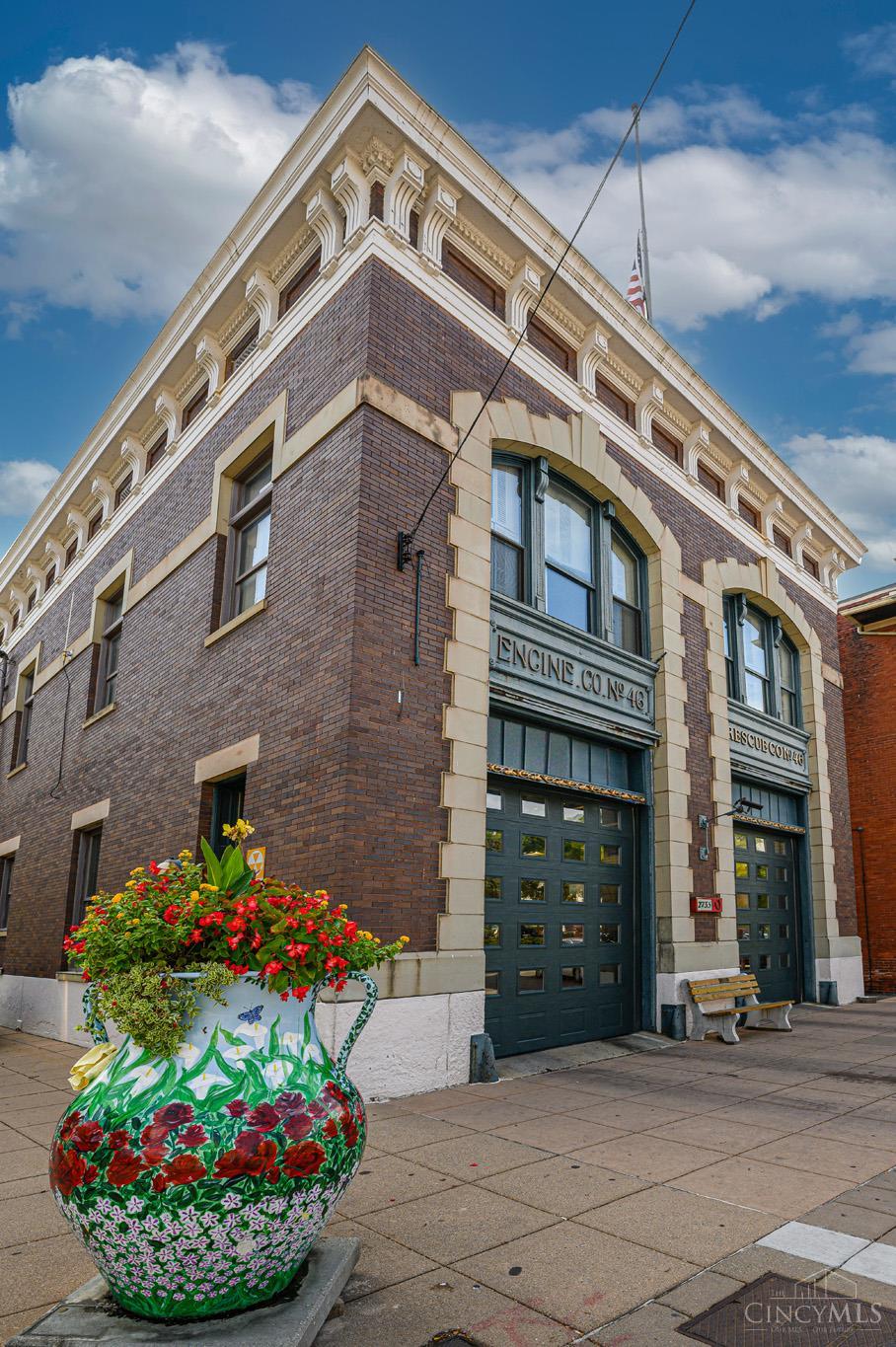 2770 Observatory Avenue 204