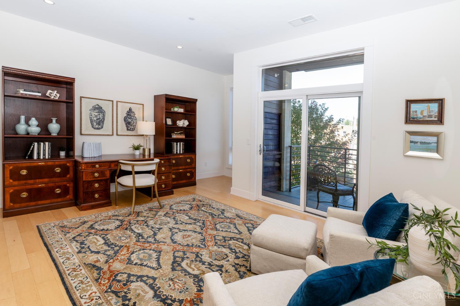 2770 Observatory Avenue 204