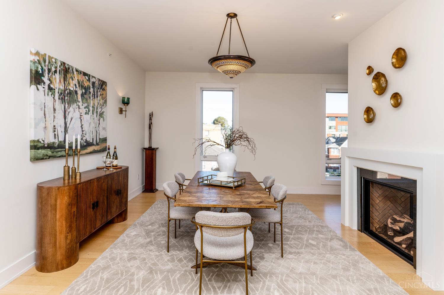 2770 Observatory Avenue 204